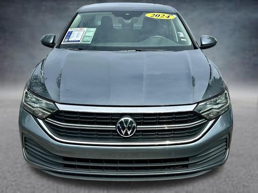 Platinum Gray Metallic 2024 Volkswagen Jetta 1.5T SE