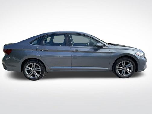 Platinum Gray Metallic 2024 Volkswagen Jetta 1.5T SE