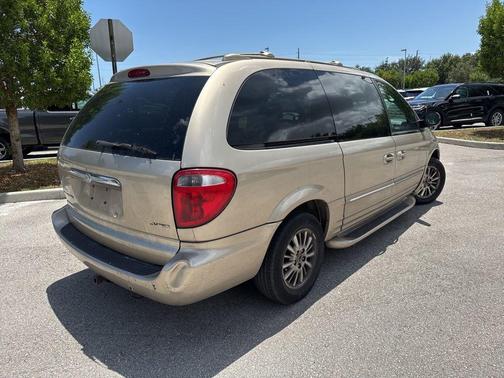 2003 Chrysler Town & Country Limited