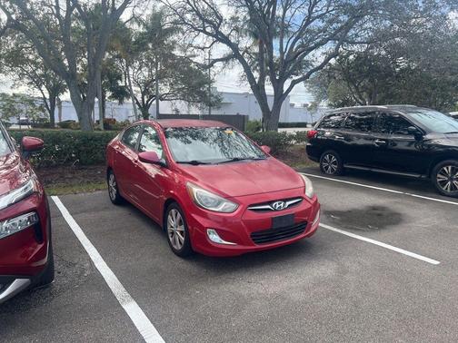 2013 Hyundai Accent GLS