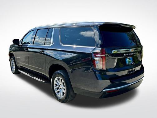 2023 Chevrolet Suburban LT