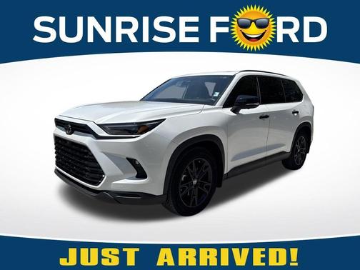 Pearl 2025 Toyota Grand Highlander Hybrid NIGHTSHADE EDITION