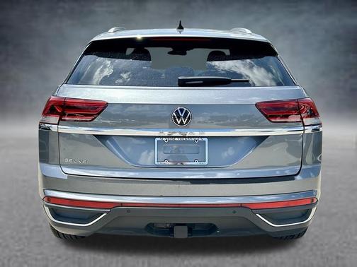 Platinum Gray Metallic 2020 Volkswagen Atlas Cross Sport 3.6L V6 SEL