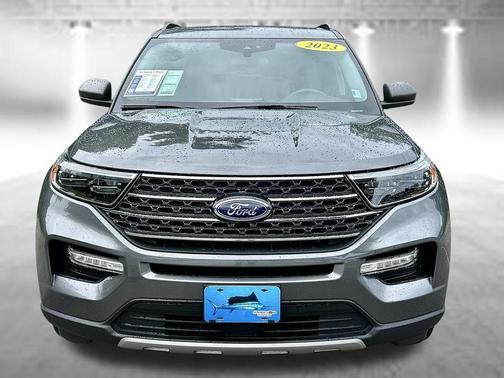 Gray Metallic 2023 Ford Explorer XLT