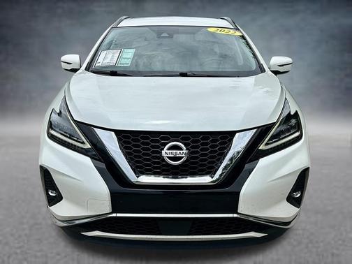 Pearl White Tri-Coat 2022 Nissan Murano SV