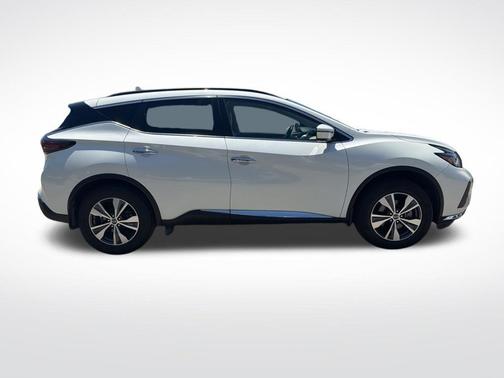 Pearl White Tri-Coat 2022 Nissan Murano SV