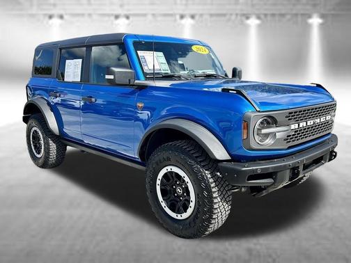 Blue Metallic 2024 Ford Bronco Badlands