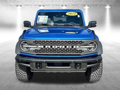 Blue Metallic 2024 Ford Bronco Badlands