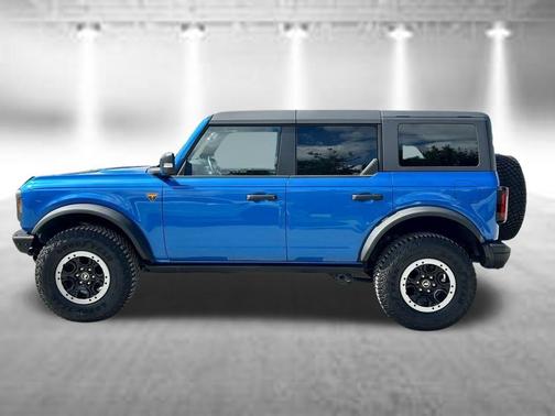 Blue Metallic 2024 Ford Bronco Badlands