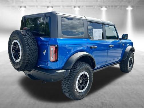 Blue Metallic 2024 Ford Bronco Badlands