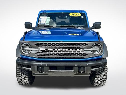 Blue Metallic 2024 Ford Bronco Badlands