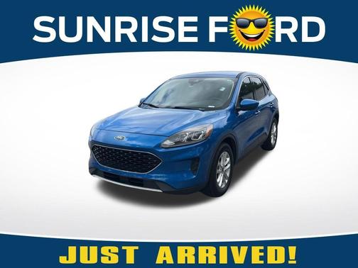 Blue Metallic 2020 Ford Escape SE