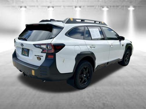Crystal White Pearl 2025 Subaru Outback Wilderness