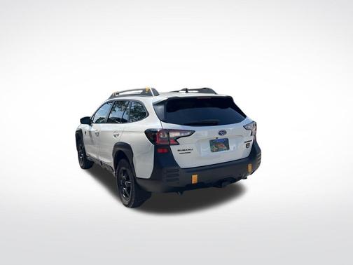 Crystal White Pearl 2025 Subaru Outback Wilderness