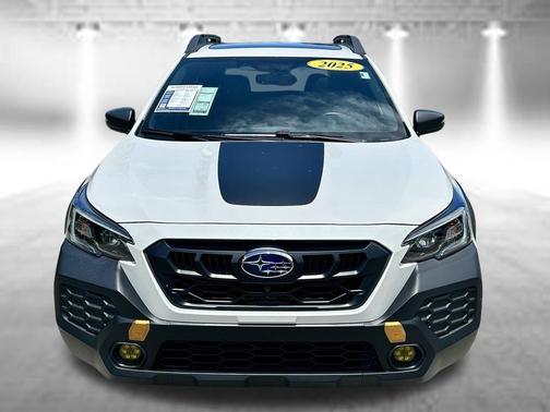 Crystal White Pearl 2025 Subaru Outback Wilderness