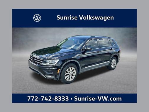 Deep Black Pearl Effect 2018 Volkswagen Tiguan 2.0T SE