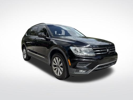 Deep Black Pearl Effect 2018 Volkswagen Tiguan 2.0T SE