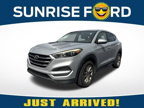 Molten Silver 2018 Hyundai TUCSON SE