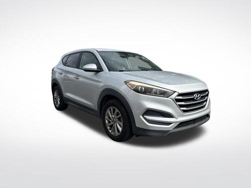 Molten Silver 2018 Hyundai TUCSON SE