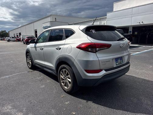 Molten Silver 2018 Hyundai TUCSON SE