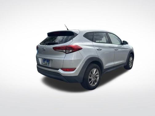 Molten Silver 2018 Hyundai TUCSON SE