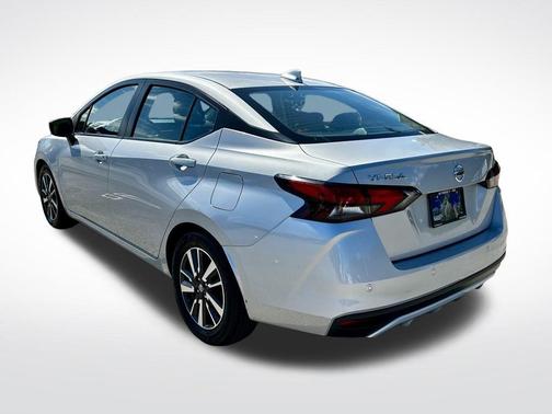 2022 Nissan Versa 1.6 SV