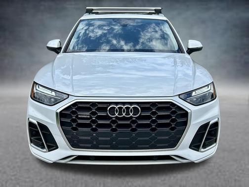 Glacier White Metallic 2023 Audi Q5 45 S line quattro Premium