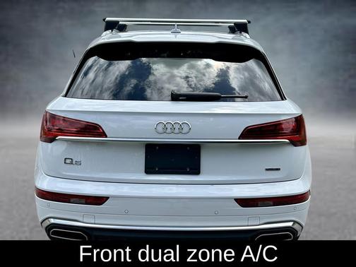 Glacier White Metallic 2023 Audi Q5 45 S line quattro Premium