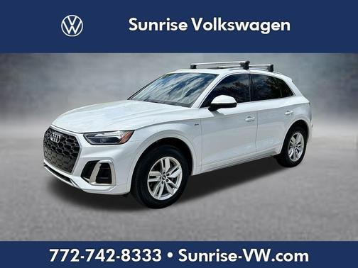 Glacier White Metallic 2023 Audi Q5 45 S line quattro Premium