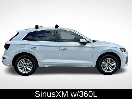 Glacier White Metallic 2023 Audi Q5 45 S line quattro Premium
