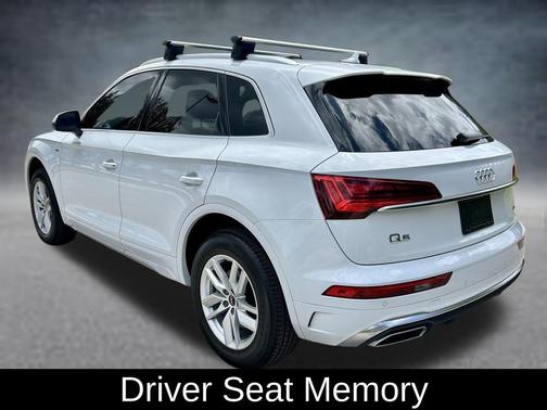 Glacier White Metallic 2023 Audi Q5 45 S line quattro Premium