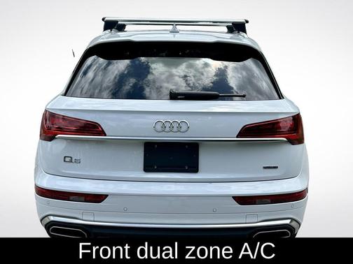 Glacier White Metallic 2023 Audi Q5 45 S line quattro Premium