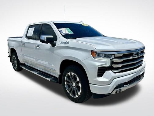 Iridescent Pearl Tricoat 2023 Chevrolet Silverado 1500 High Country