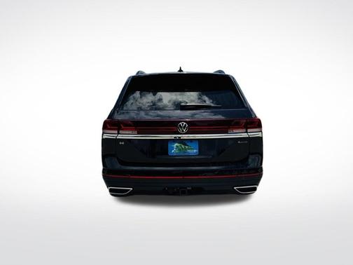 Deep Black Pearl Effect 2024 Volkswagen Atlas 2.0T SE