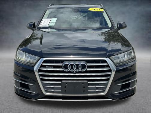 Orca Black Metallic 2019 Audi Q7 55 Premium
