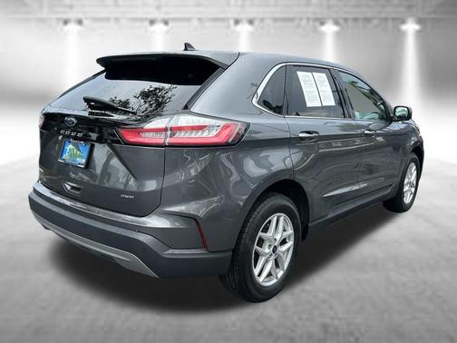 Gray Metallic 2022 Ford Edge SEL