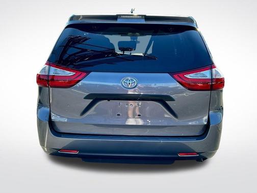 2019 Toyota Sienna L