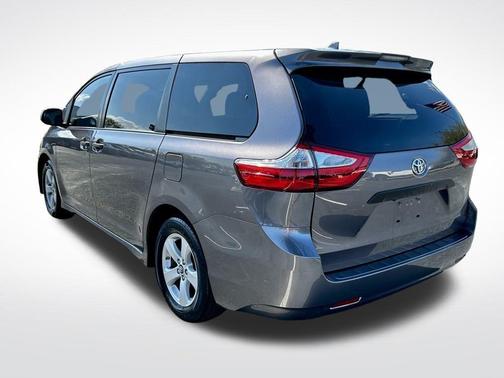 2019 Toyota Sienna L