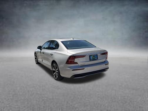 Silver 2024 Volvo S60 B5 Plus Dark Theme