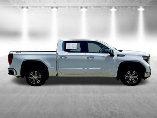 Summit White 2024 GMC Sierra 1500 SLT