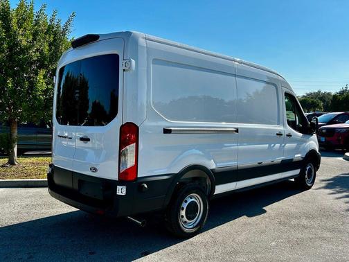 2026 Ford Transit-250 148 WB Medium Roof Cargo
