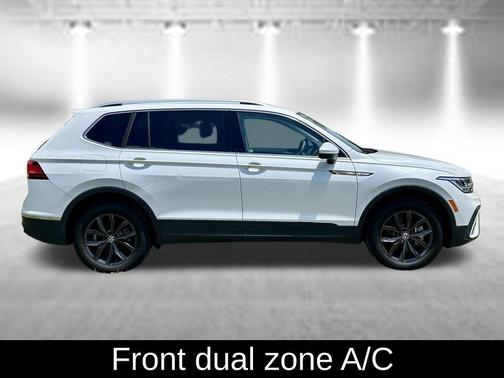 Opal White Pearl Effect 2023 Volkswagen Tiguan 2.0T SE