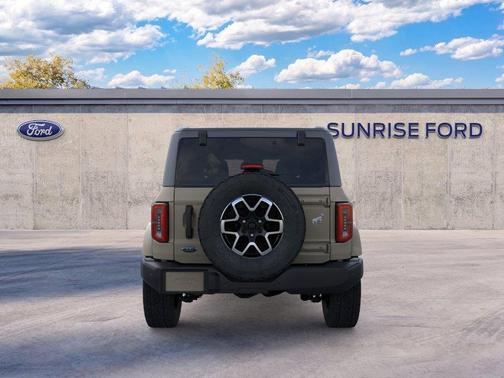 Desert Sand 2026 Ford Bronco Outer Banks