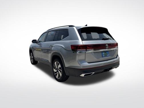 Silver Bird Metallic 2024 Volkswagen Atlas 2.0T SE