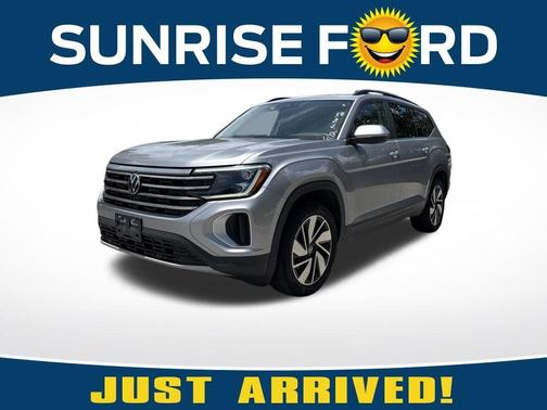 Silver Bird Metallic 2024 Volkswagen Atlas 2.0T SE