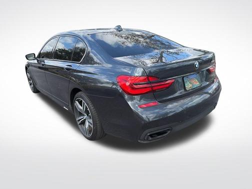 2019 BMW 750 i