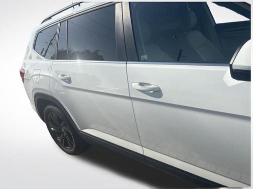 Pure White 2023 Volkswagen Atlas 3.6L SE w/Technology