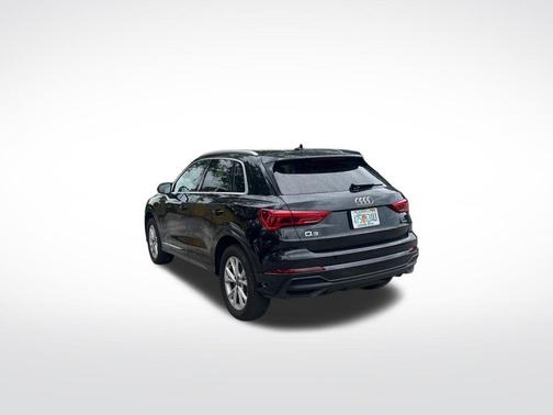 Mythos Black Metallic 2025 Audi Q3 45 S line Premium