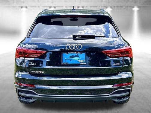 Mythos Black Metallic 2025 Audi Q3 45 S line Premium