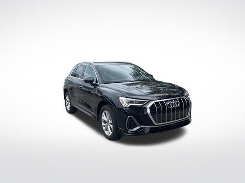 Mythos Black Metallic 2025 Audi Q3 45 S line Premium